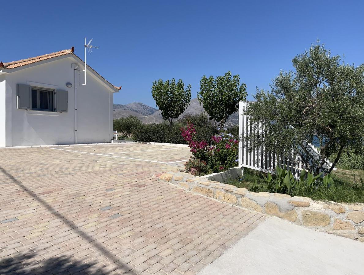 Apollonides Seafront Villa 2 Melete リクスリオン エクステリア 写真